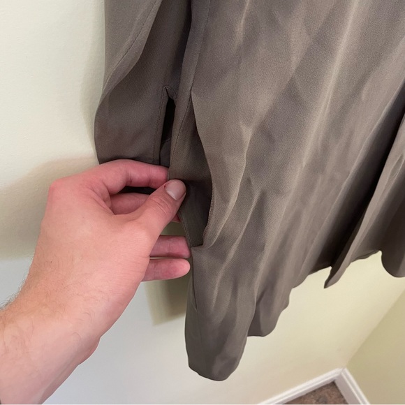 Vince Slit Collar Silk Long Sleeve Dress in Size XS - Picture 7 of 10